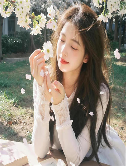 出轨的女人电影_送老师的礼物_央视反腐大片